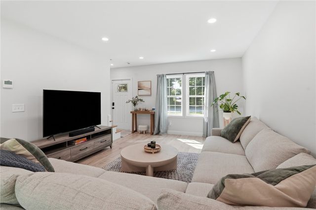 72 Wilbur Road, Lincoln, RI 02865
