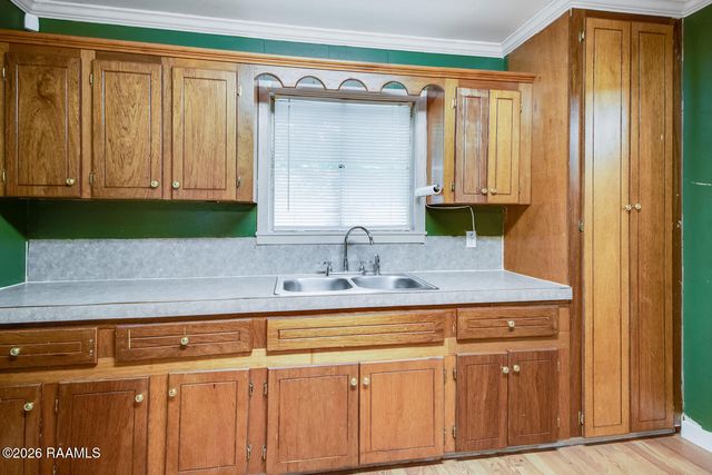 121 La Rue Rouge, Scott, LA 70583