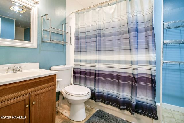 121 La Rue Rouge, Scott, LA 70583