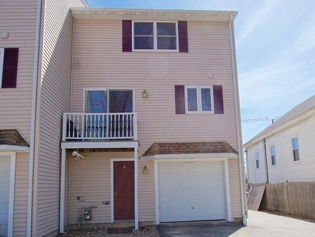 13 Endicott St 1, Peabody, MA 01960