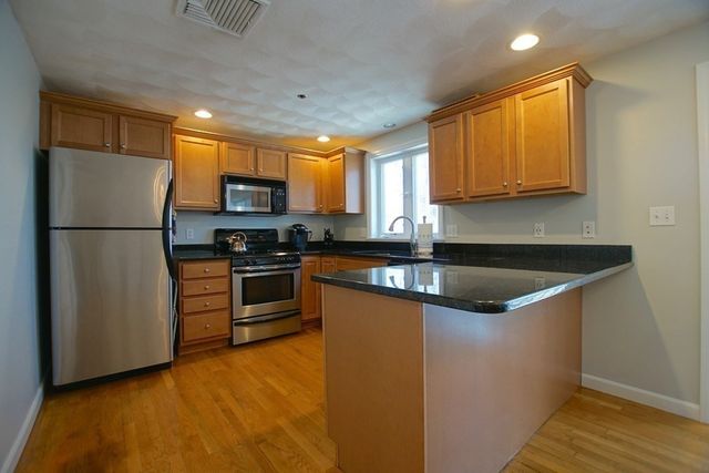 13 Endicott St 1, Peabody, MA 01960