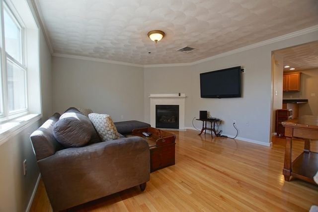 13 Endicott St 1, Peabody, MA 01960