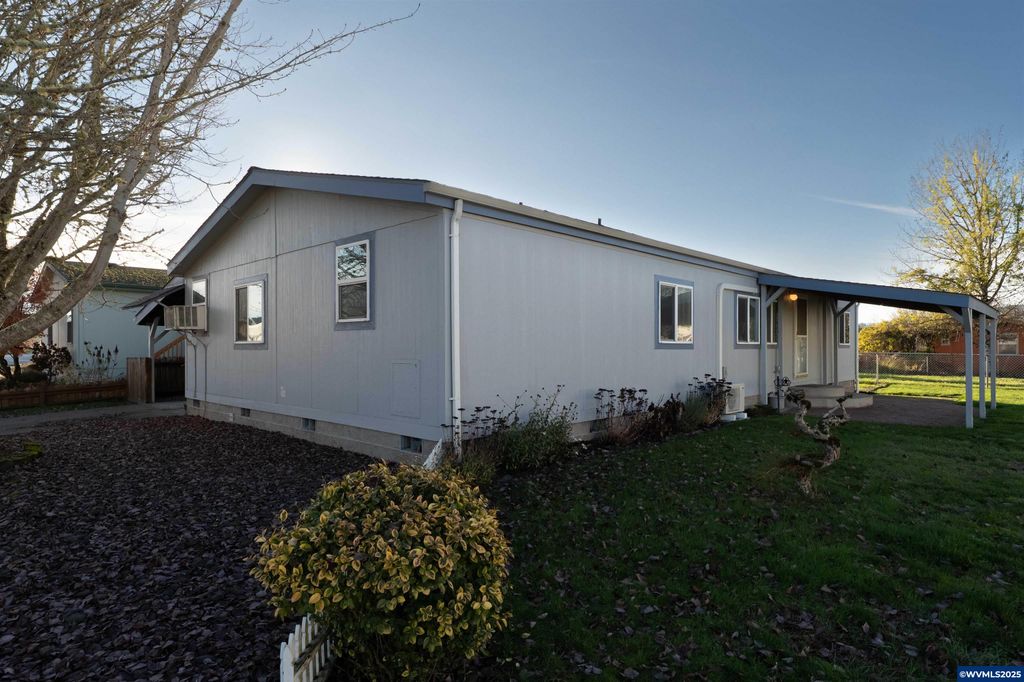 Image 1 of property listing at 2601 NE Jack London #135 St 135, Corvallis, OR 97330