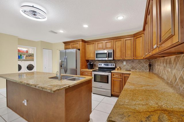 966 NW 37th Avenue, Delray Beach, FL 33445