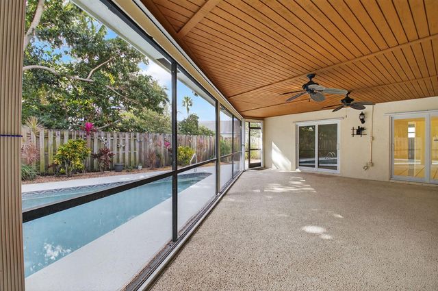 966 NW 37th Avenue, Delray Beach, FL 33445