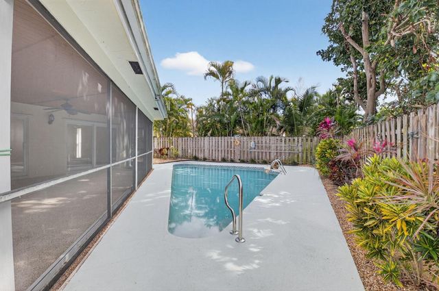 966 NW 37th Avenue, Delray Beach, FL 33445