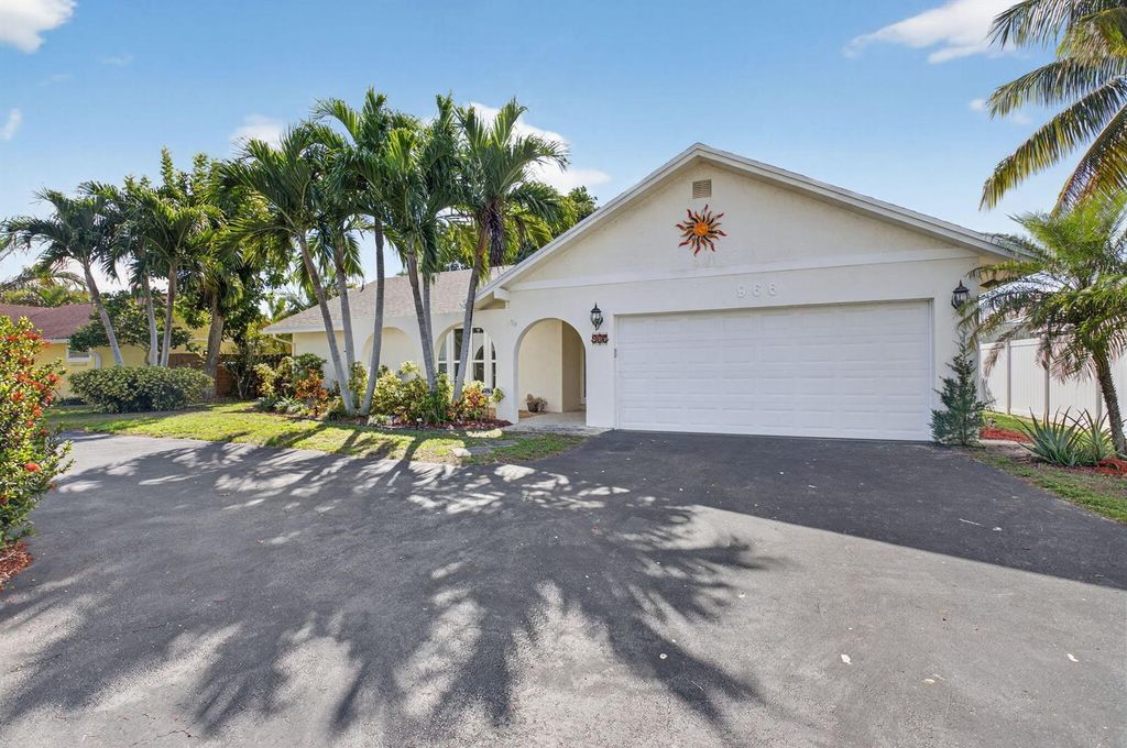 966 NW 37th Avenue, Delray Beach, FL 33445