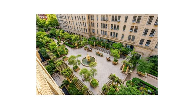 333 W 56th St Apt 9L, New York City, NY 10019