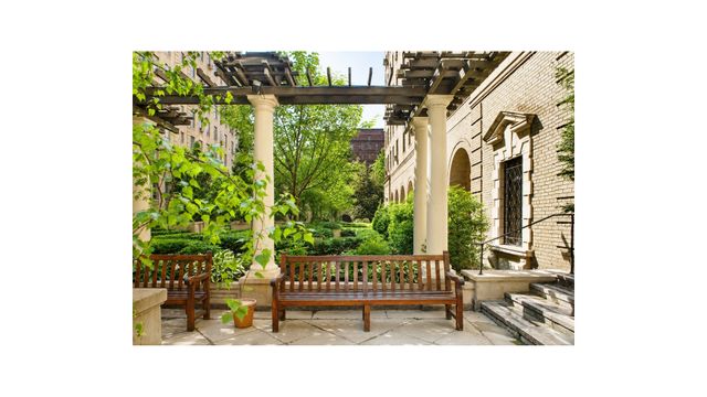 333 W 56th St Apt 9L, New York City, NY 10019