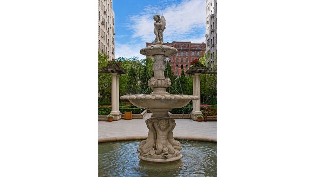 333 W 56th St Apt 9L, New York City, NY 10019