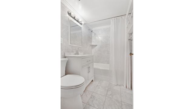 333 W 56th St Apt 9L, New York City, NY 10019