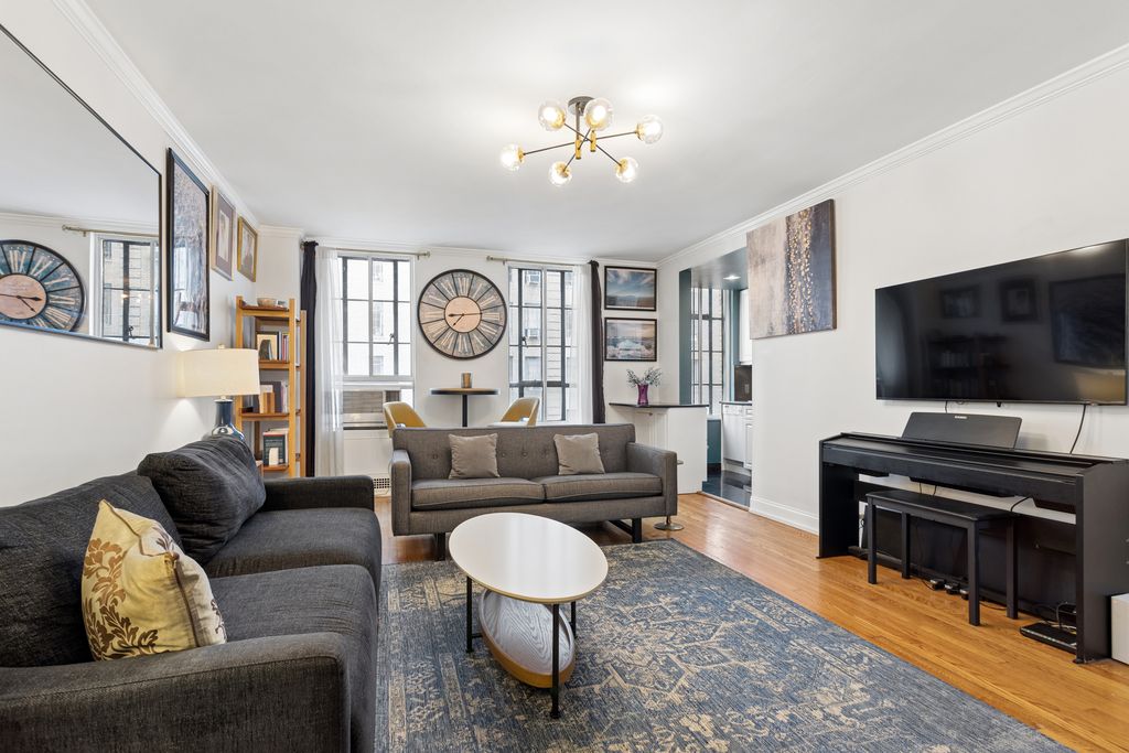 333 W 56th St Apt 9L, New York City, NY 10019