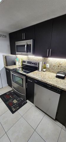 5005 Wiles Road 106, Coconut Creek, FL 33073