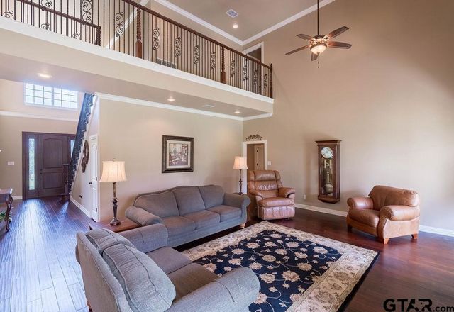 4149 An County Rd 2202, Palestine, TX 75803