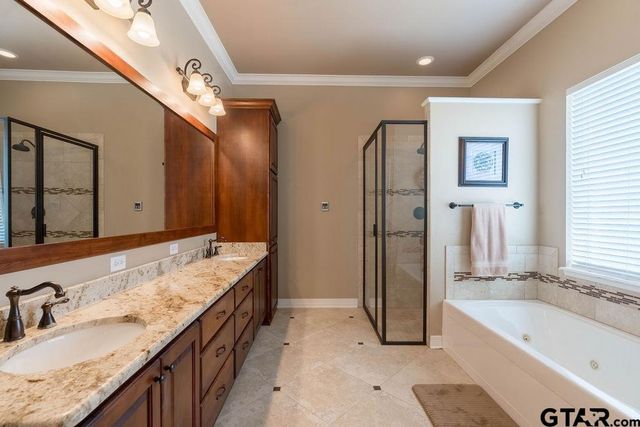 4149 An County Rd 2202, Palestine, TX 75803