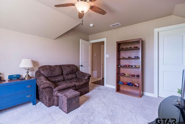 4149 An County Rd 2202, Palestine, TX 75803