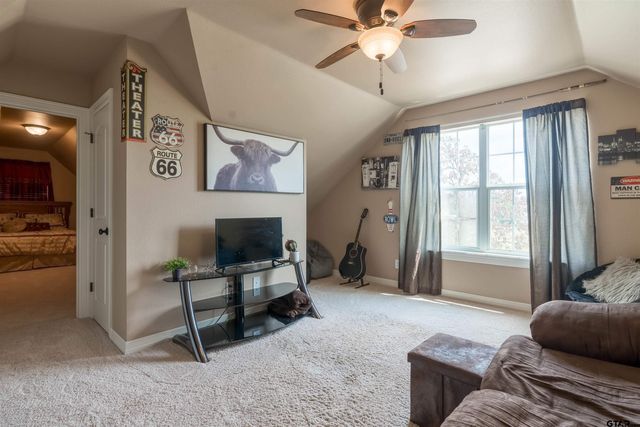 4149 An County Rd 2202, Palestine, TX 75803