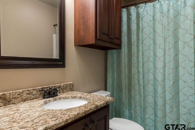 4149 An County Rd 2202, Palestine, TX 75803