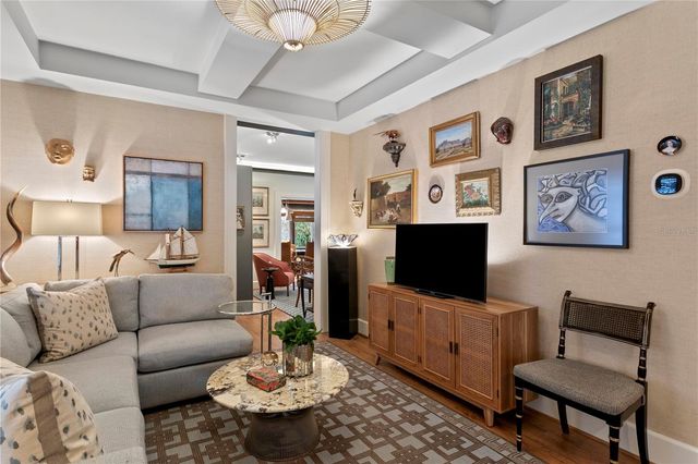 161 15TH AVENUE NE, St Petersburg, FL 33704