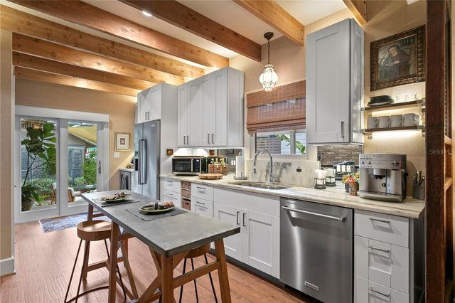 161 15TH AVENUE NE, St Petersburg, FL 33704