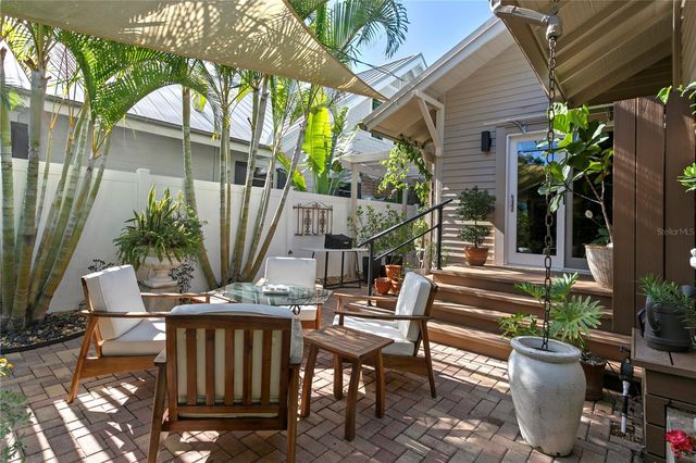 161 15TH AVENUE NE, St Petersburg, FL 33704