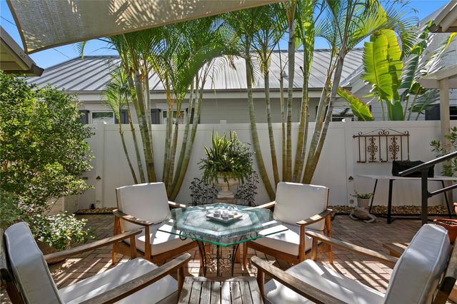 161 15TH AVENUE NE, St Petersburg, FL 33704