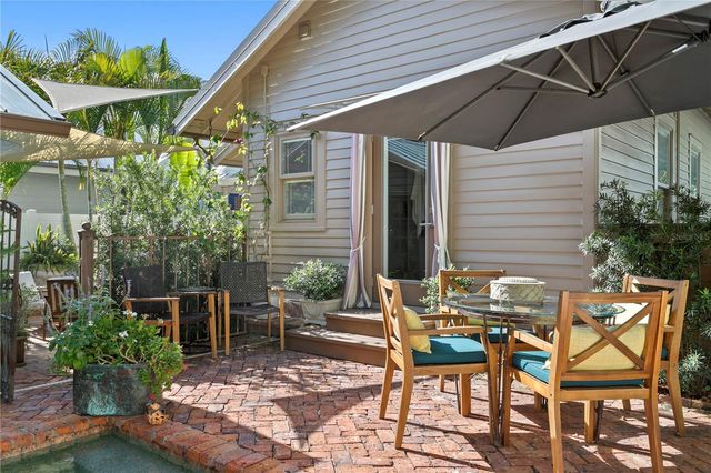161 15TH AVENUE NE, St Petersburg, FL 33704