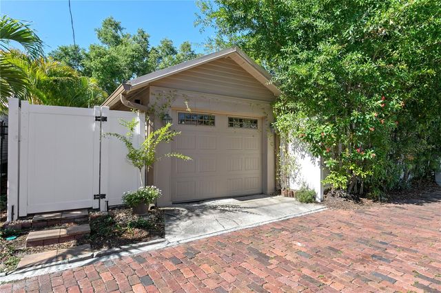 161 15TH AVENUE NE, St Petersburg, FL 33704