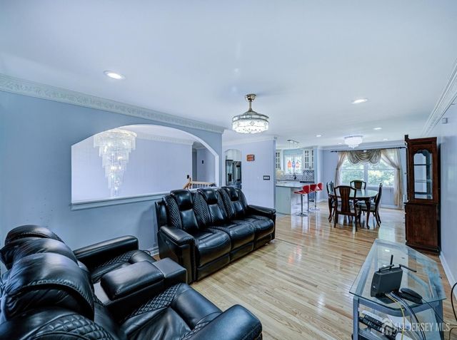 75 School Street, Piscataway, NJ 08854