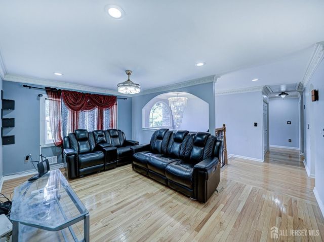 75 School Street, Piscataway, NJ 08854