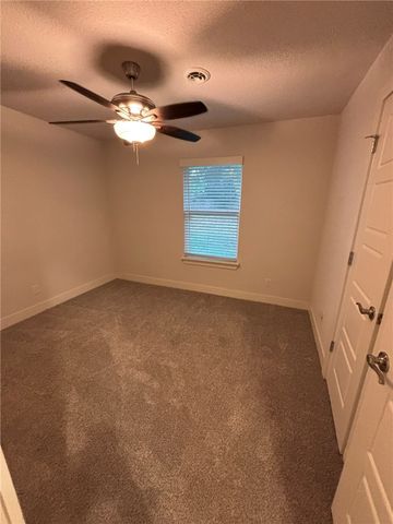 1006 SE 4th Street, Bentonville, AR 72712