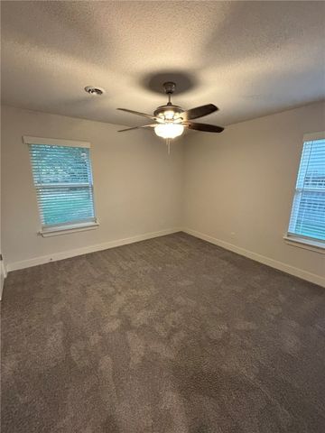 1006 SE 4th Street, Bentonville, AR 72712