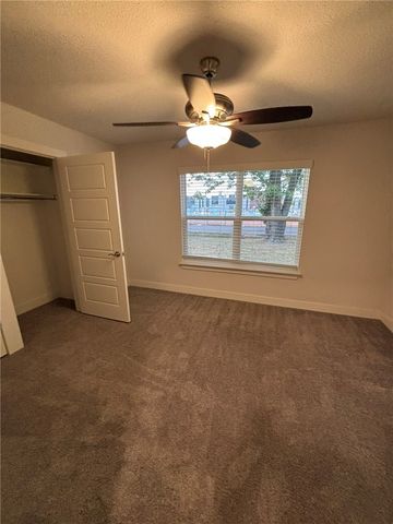1006 SE 4th Street, Bentonville, AR 72712