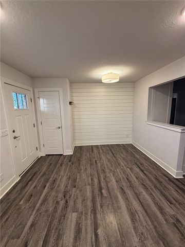 1006 SE 4th Street, Bentonville, AR 72712