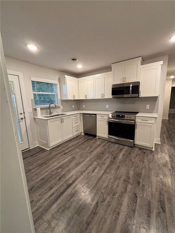1006 SE 4th Street, Bentonville, AR 72712