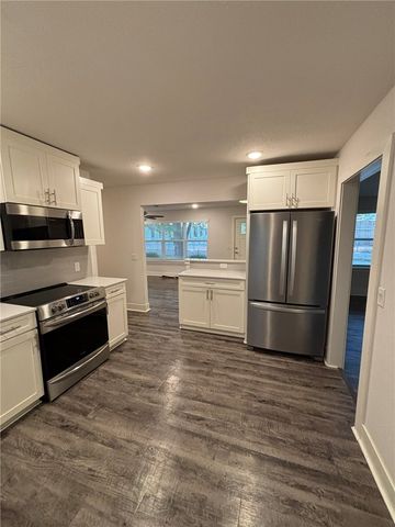 1006 SE 4th Street, Bentonville, AR 72712