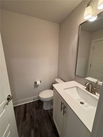 1006 SE 4th Street, Bentonville, AR 72712