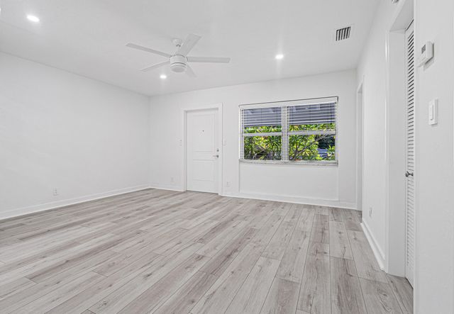 2060 NE 1st Street 16, Deerfield Beach, FL 33441