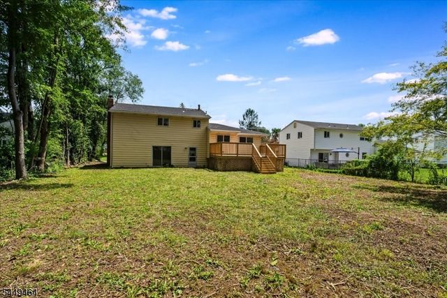 125 Clover Hill Dr, Mount Olive Twp., NJ 07836