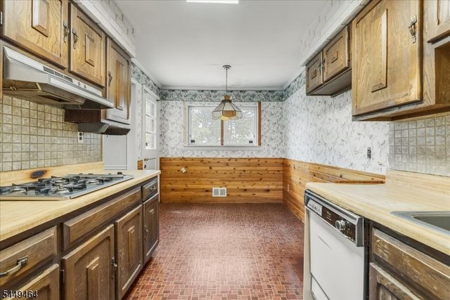 125 Clover Hill Dr, Mount Olive Twp., NJ 07836