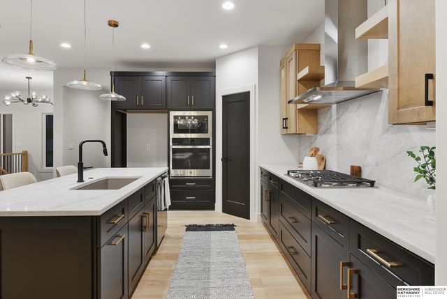 20702 Vernon Avenue, Elkhorn, NE 68022