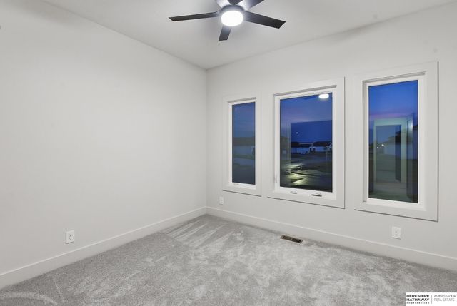 20702 Vernon Avenue, Elkhorn, NE 68022