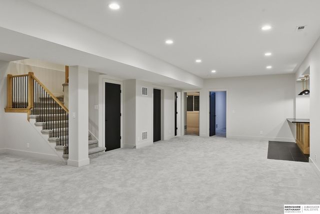 20702 Vernon Avenue, Elkhorn, NE 68022