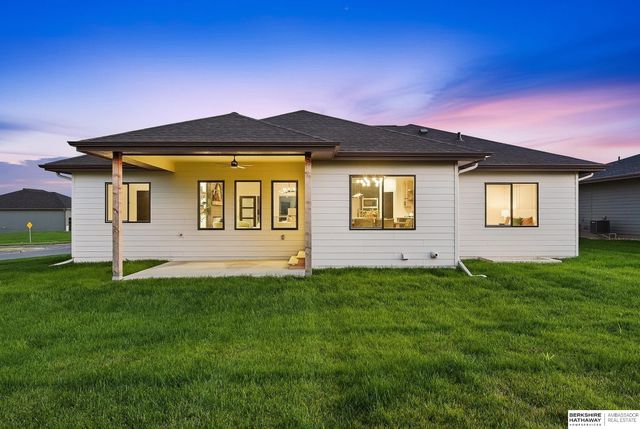 20702 Vernon Avenue, Elkhorn, NE 68022