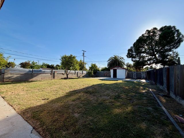 221 K Street, Sanger, CA 93657