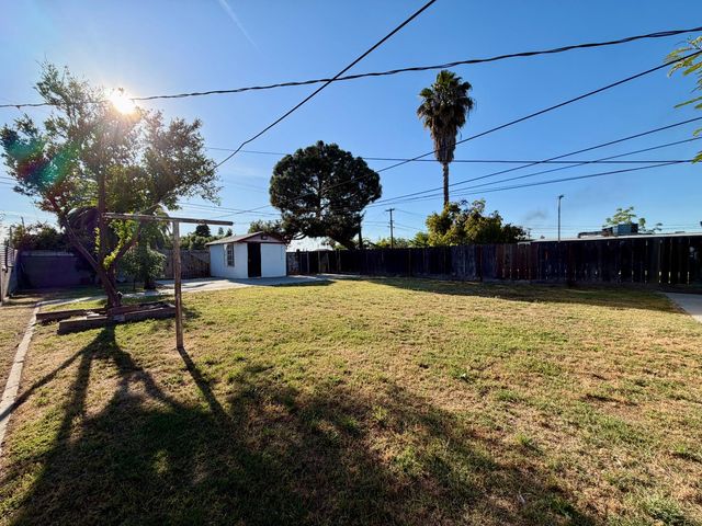 221 K Street, Sanger, CA 93657