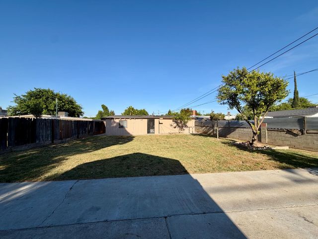 221 K Street, Sanger, CA 93657
