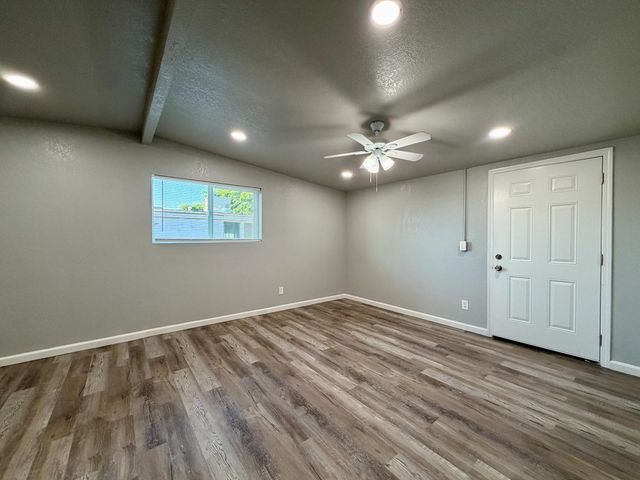 221 K Street, Sanger, CA 93657