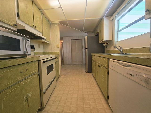 39820 US HIGHWAY 19 N 182, Tarpon Springs, FL 34689