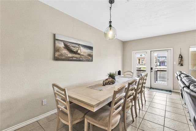 15417 GUN CAY Ct B, Corpus Christi, TX 78418